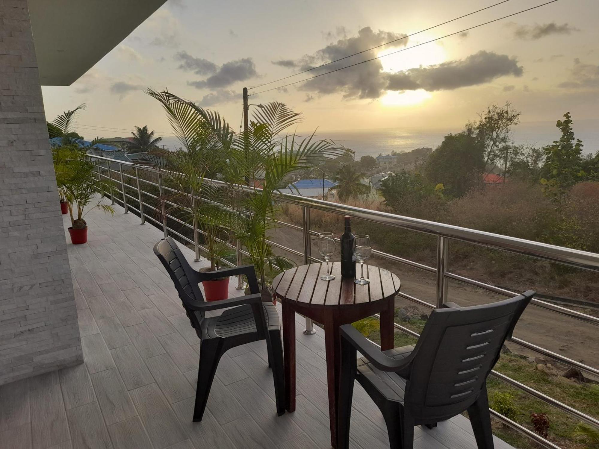 Anse La Raye Serenity Seaview Suite מראה חיצוני תמונה